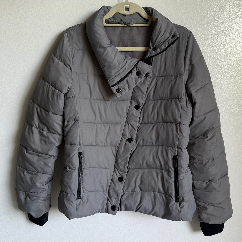 Gapbody Gap Gray Asymmetrical Cropped Puffer Jacket, Size Small